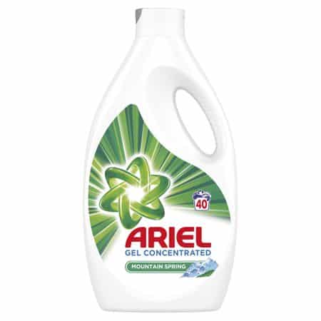 Detergent lichid 2,2 litri Ariel Mountain Spring